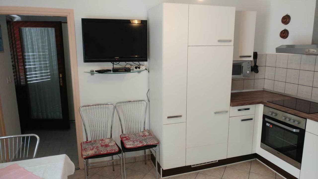 Apartments Dora Banjol Exterior photo