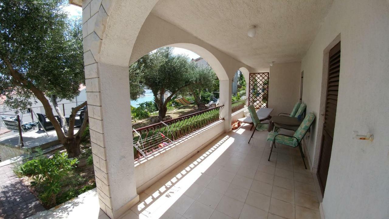 Apartments Dora Banjol Exterior photo