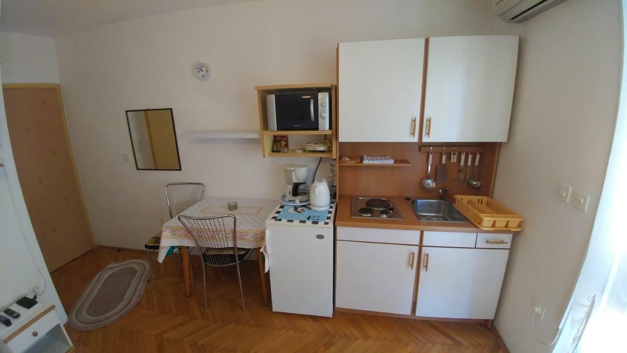 Apartments Dora Banjol Exterior photo